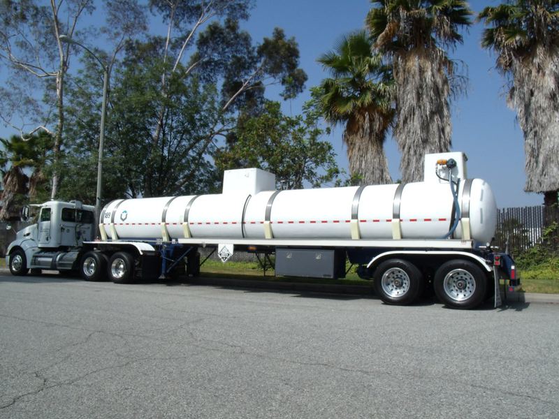Road tanker truck for diesel delivery